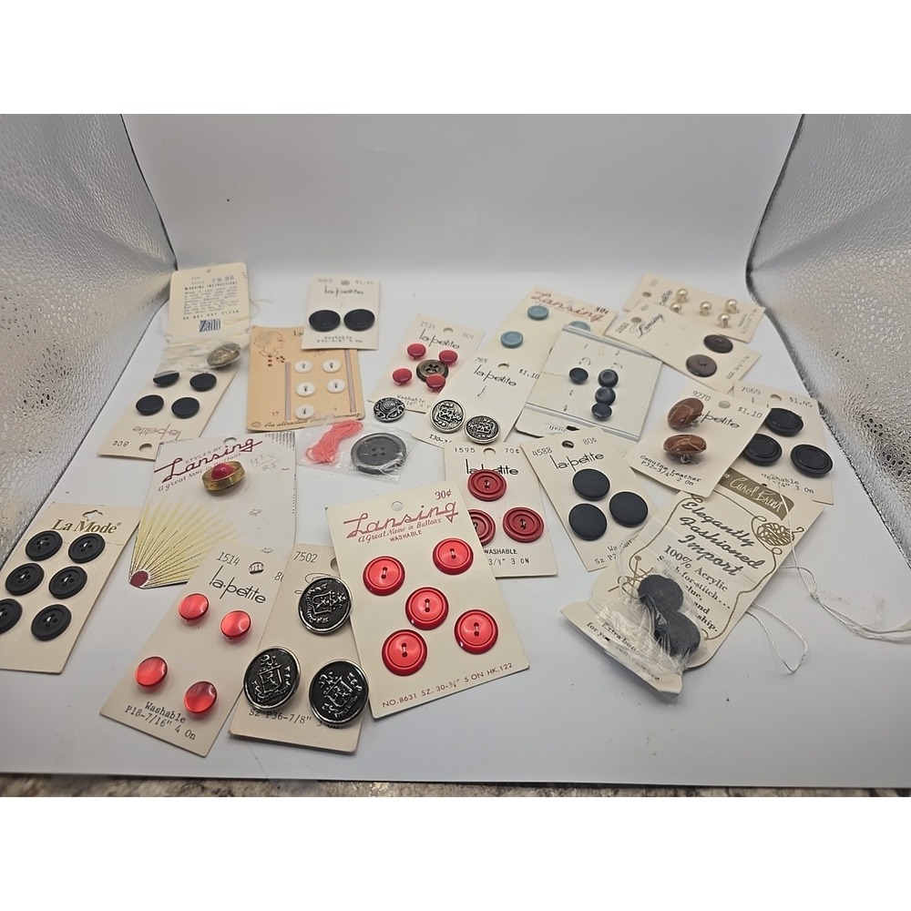 Vintage Buttons Collectionโ